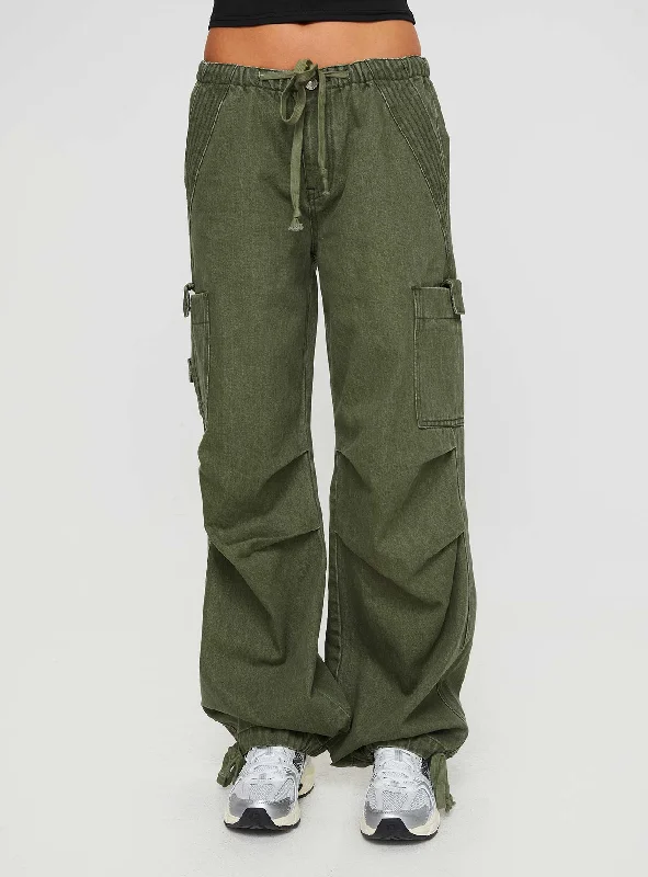 Winter Wardrobe Clearance Verlaine Low Rise Cargo Jeans Olive