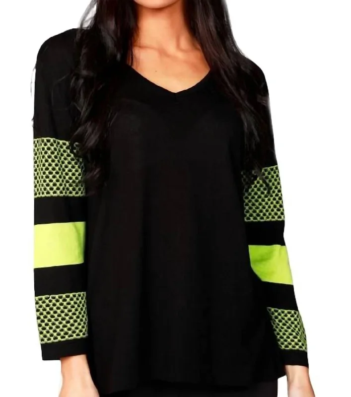 Women's Street Style Casual Wear 3/4 Sleeve V-Neck Sweater In Black/kiwi