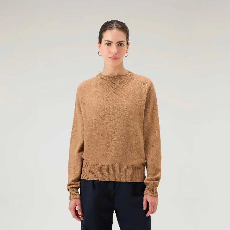 Versatile Style Wardrobe Crewneck Sweater in Wool Blend Suede Brown