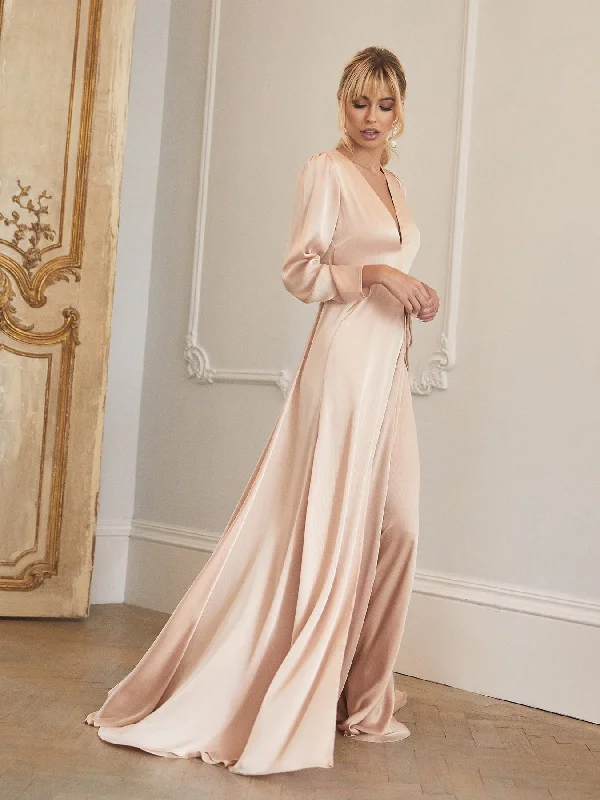 Timeless Elegance Evie dress in peach champagne