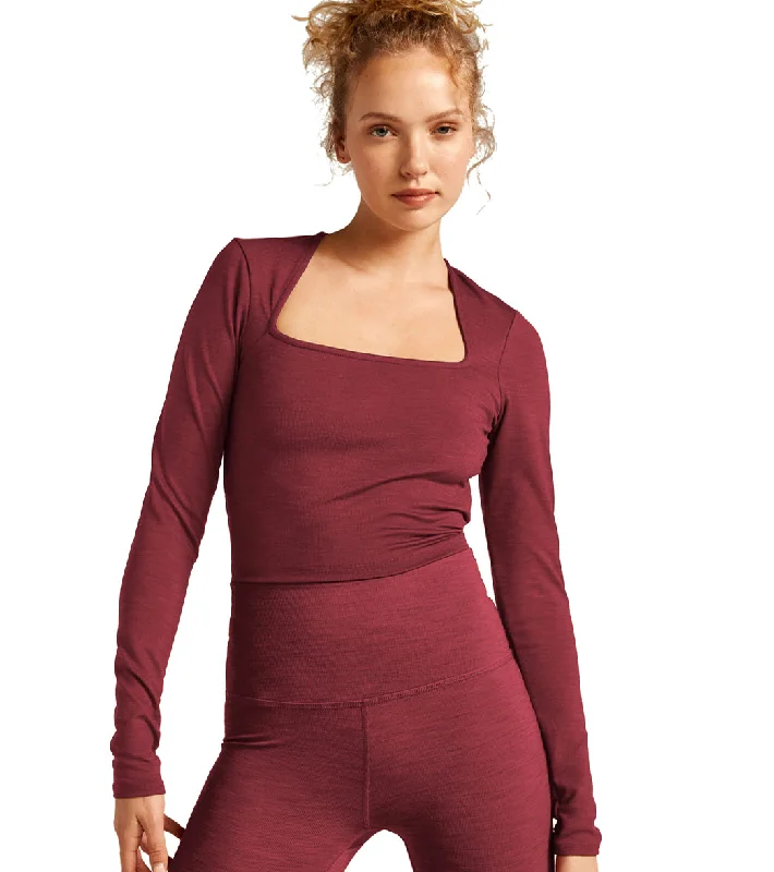 Chic Women's Clothing for Work and Travel Beyond Yoga Heather Rib Frame Cropped Pullover Rosewood Heather Rib