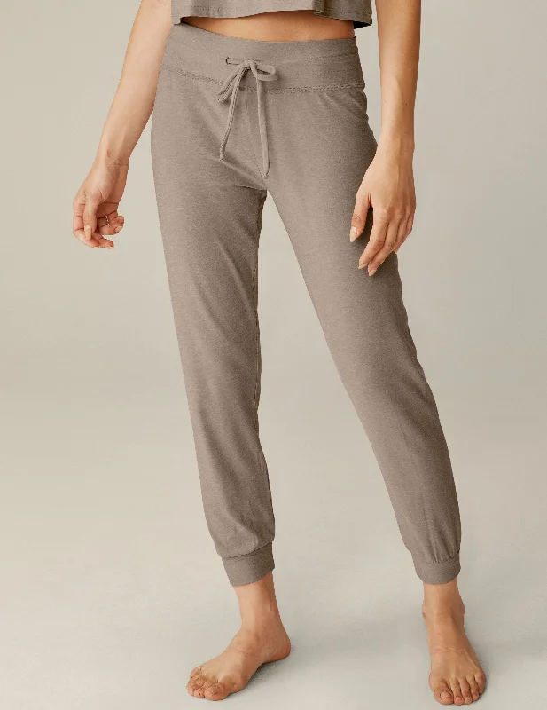 Trend Driven Wardrobe Featherweight Lounge Around Midi Jogger